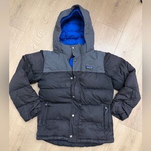 Patagonia down boys jacket size large 12 Black and Gray Hooded Puffer Jacket